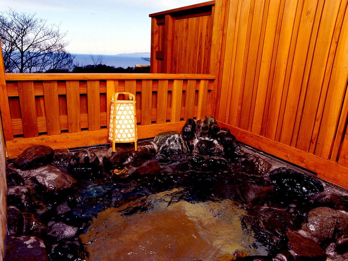 Izu Kogen Pension Rock Island