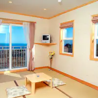 Kamar bergaya Jepang menghadap laut