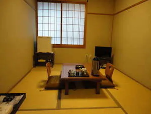 Kamar bergaya Jepang 6 tatami