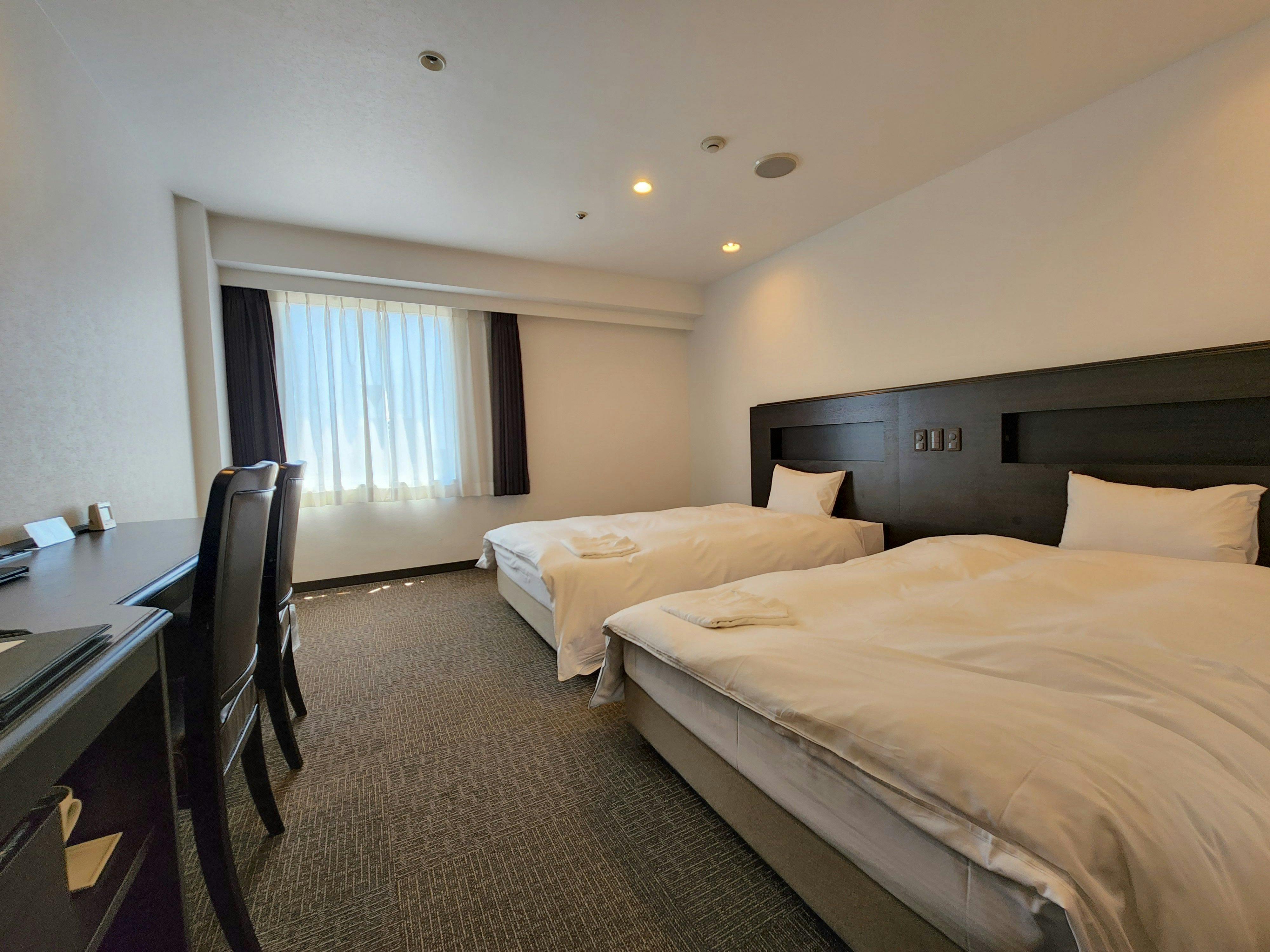 Twin Room 【Non-Smoking / Smoking】