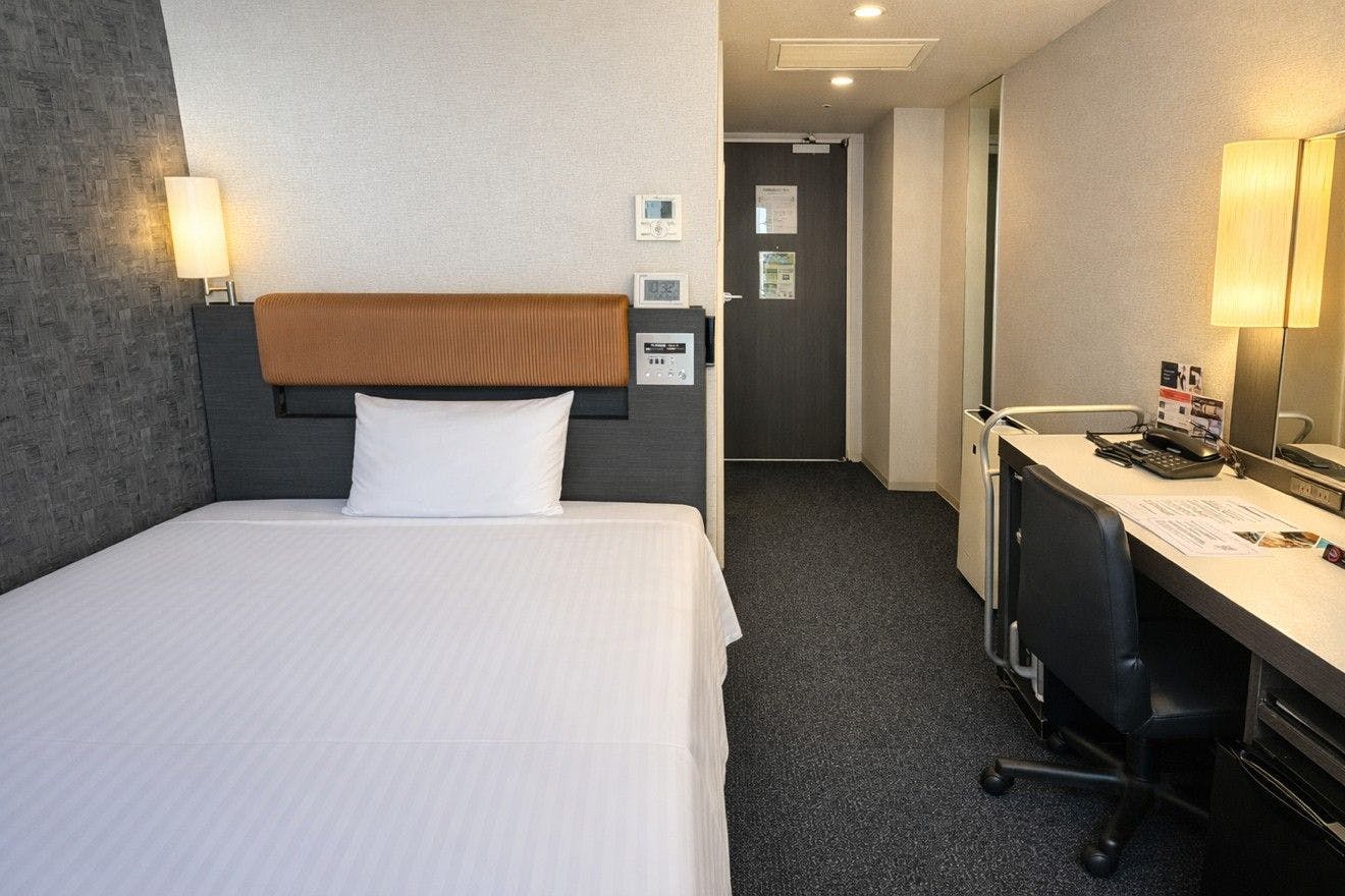 Standar – Tempat tidur double (lebar 140 cm)