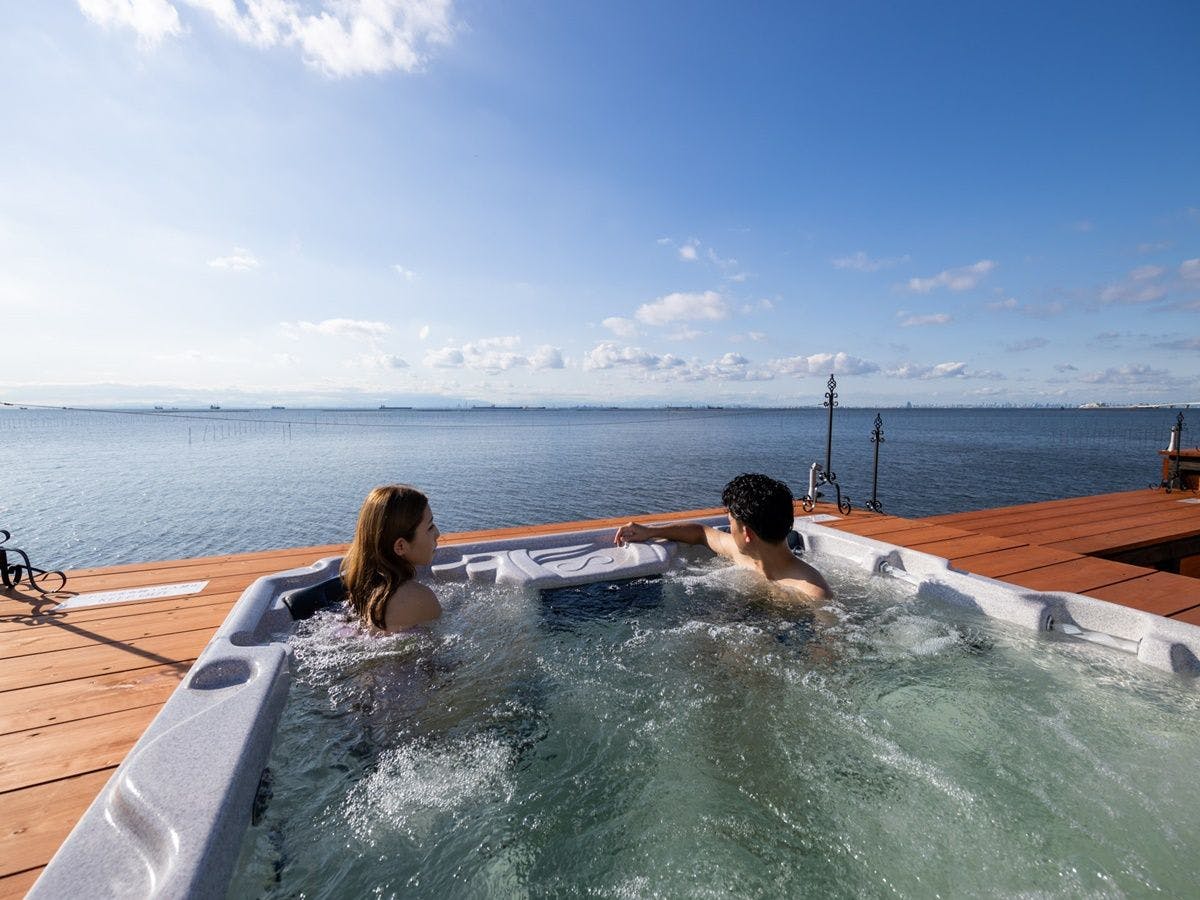 Jacuzzi tepi laut