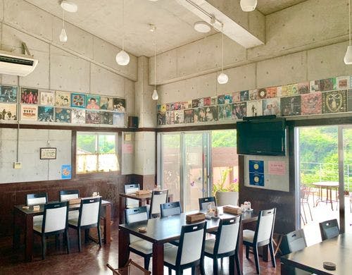 併設のレストランの内観です。