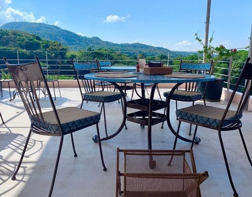 併設のレストランのオープンテラスです。