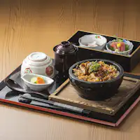 ชุดอาหารหินร้อนปลาไหล (บางส่วน)