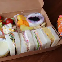 แผนพร้อมกล่องอาหารเช้า