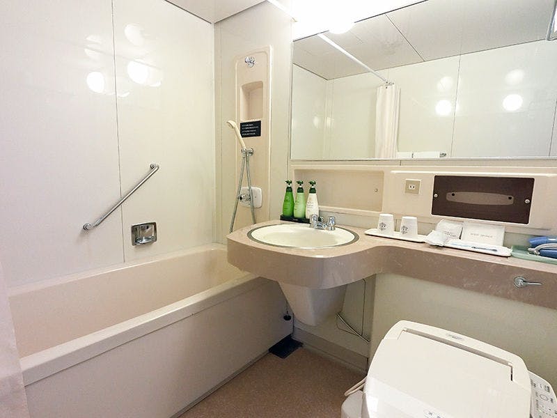 ห้องพักเตียงคู่มาตรฐาน / ห้องน้ำ