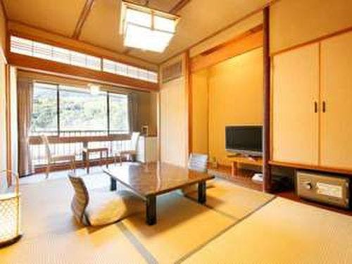 源泉檜風呂・トイレ付標準和室 客室一例
