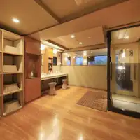 ห้องเปลี่ยนเสื้อผ้าที่อ่างอาบน้ำสาธารณะ 【Tsubaki no Yu】