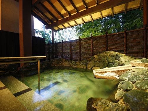 【つばきの湯】露天風呂