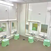 ห้องอาบน้ำสำหรับผู้ชาย (ภายในห้องอาบน้ำ)