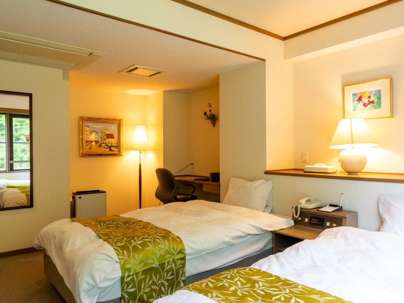 ห้องพักแบบตะวันตก (เตียงคู่)