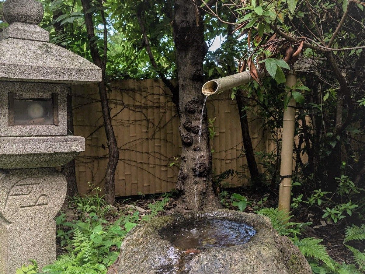 【อ่างอาบน้ำกลางแจ้งในสวน】ผ่อนคลายท่ามกลางธรรมชาติ