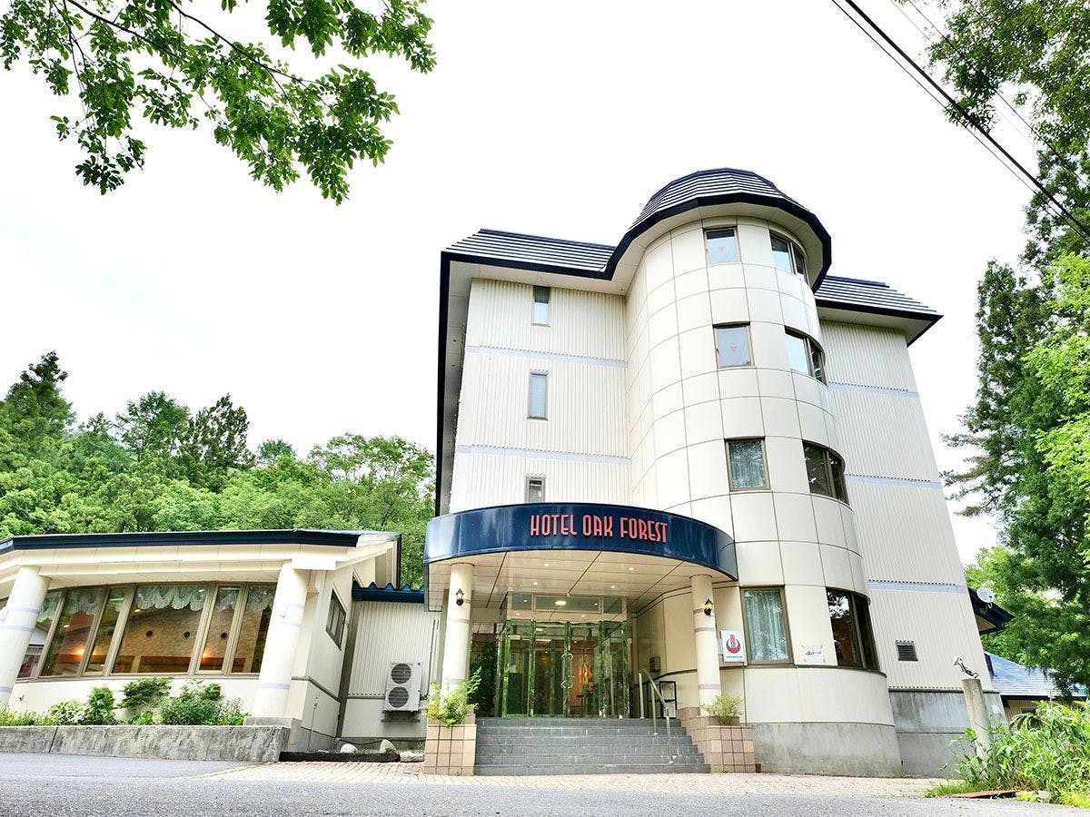 Eksterior (siang hari)