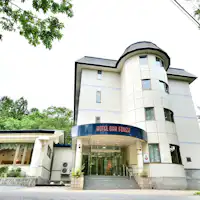 Eksterior (siang hari)