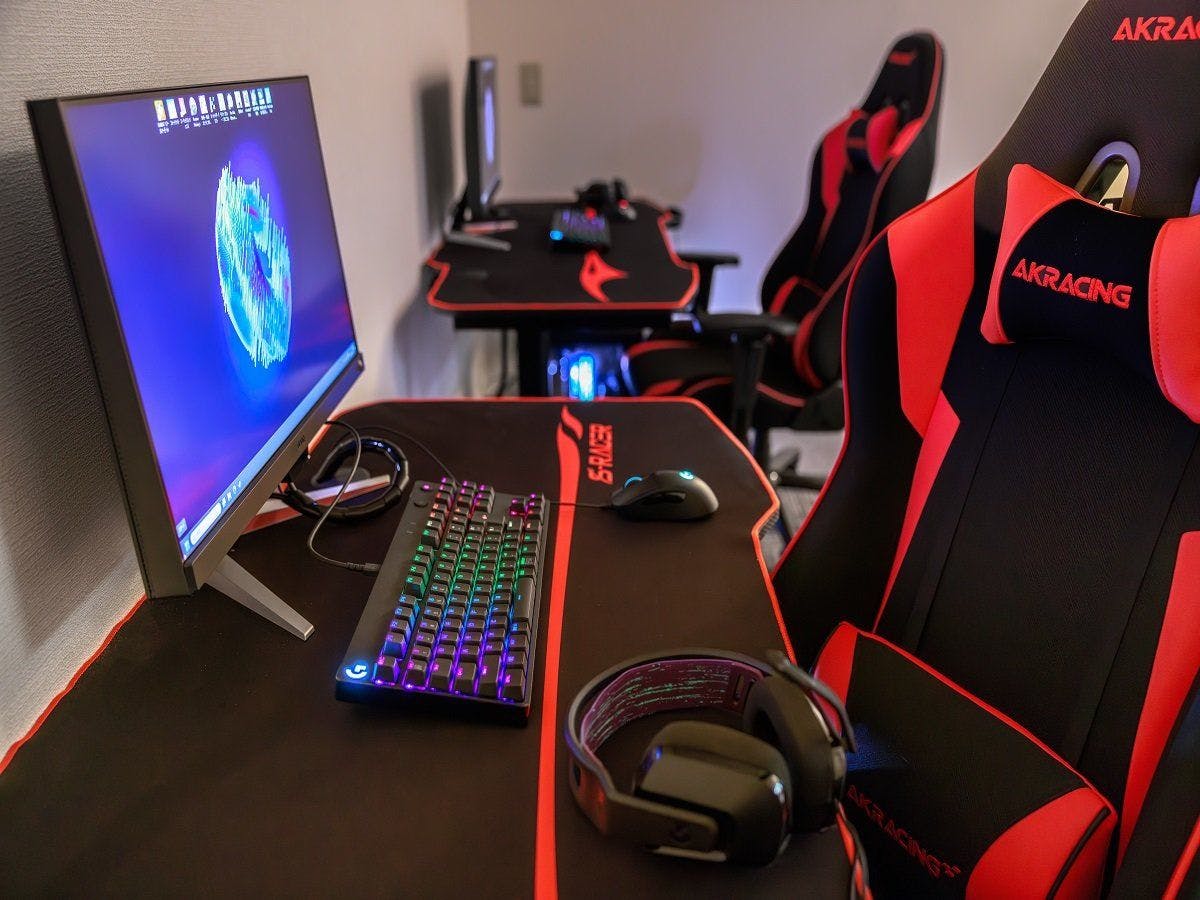 23.8 นิ้วพีซี (มีค่าใช้จ่าย: 1 ชั่วโมง 550 เยน)