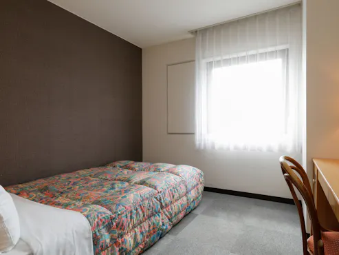 싱글 C 세미 더블의 예.