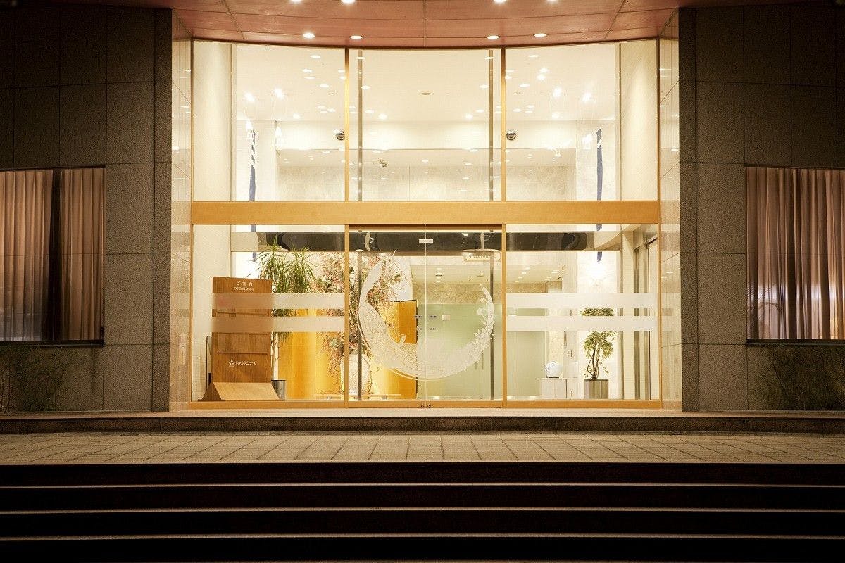 ทางเข้า Shio no Maru (กลางคืน)