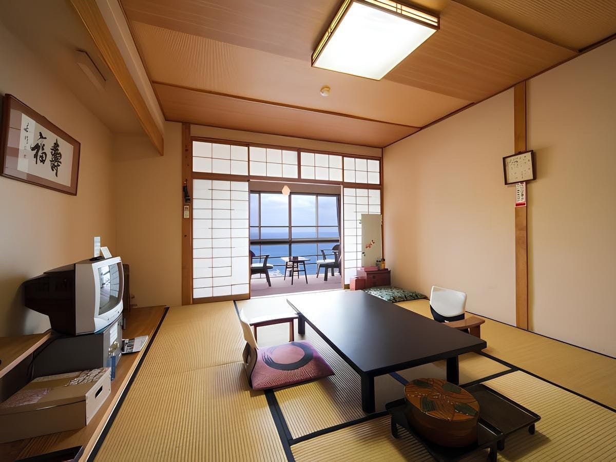 Takami Hotel: Inn with Spectacular Views and Open-Air Baths