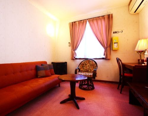 ゆったりと寛げるソファもございます