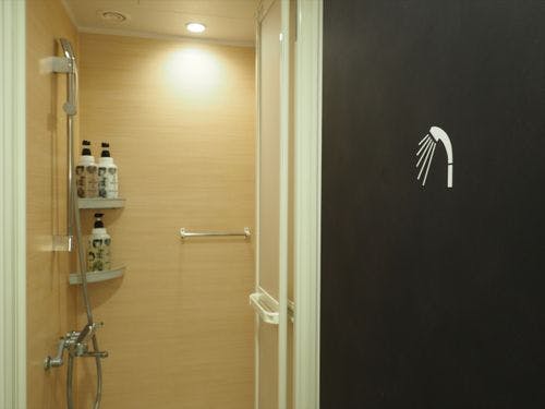 シャワールーム