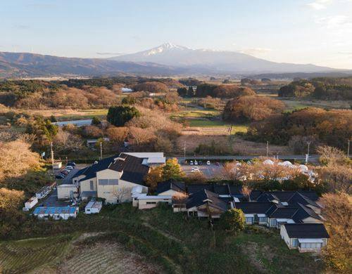 鳥海山を望む秋のいちゑ・99glamです。
