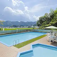 สระว่ายน้ำกลางแจ้ง “Aozora Pool” ของโรงแรมในเครือ Yumenooi