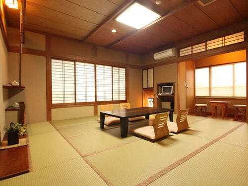 【和室12畳トイレ付】