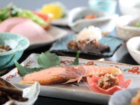 ふわふわ豆腐鍋のおいしいお宿　見晴館