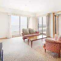 ห้องพักฝั่งห้องนั่งเล่นของห้องสวีท