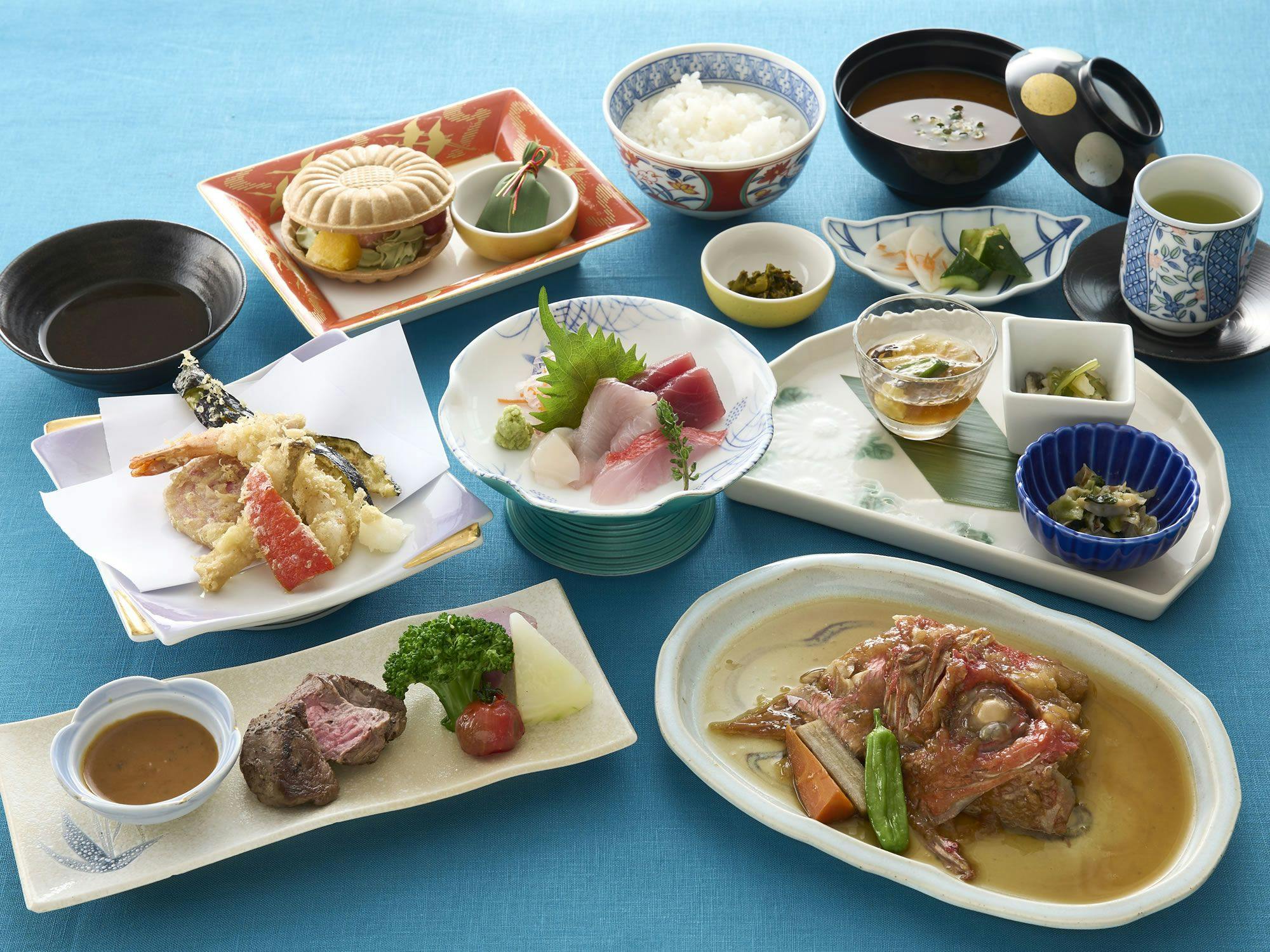 คอร์สอาหารค่ำฉลองครบรอบ 60 ปี