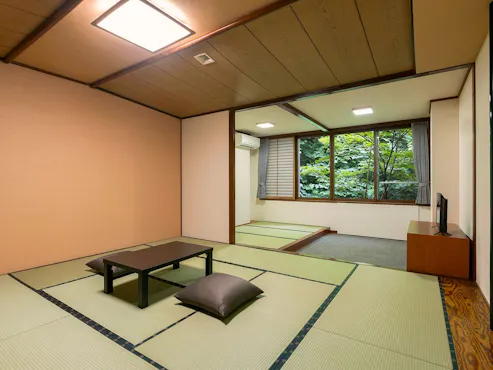 ห้องพักสแตนดาร์ดแบบญี่ปุ่น ขนาด 12 เสื่อ พร้อมอ่างอาบน้ำในตัว