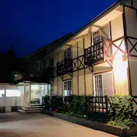 Renga Tei - Tampak Luar (Malam)