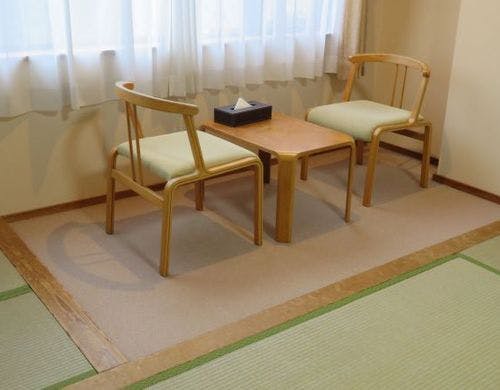 8畳和室に広縁のついたお部屋です