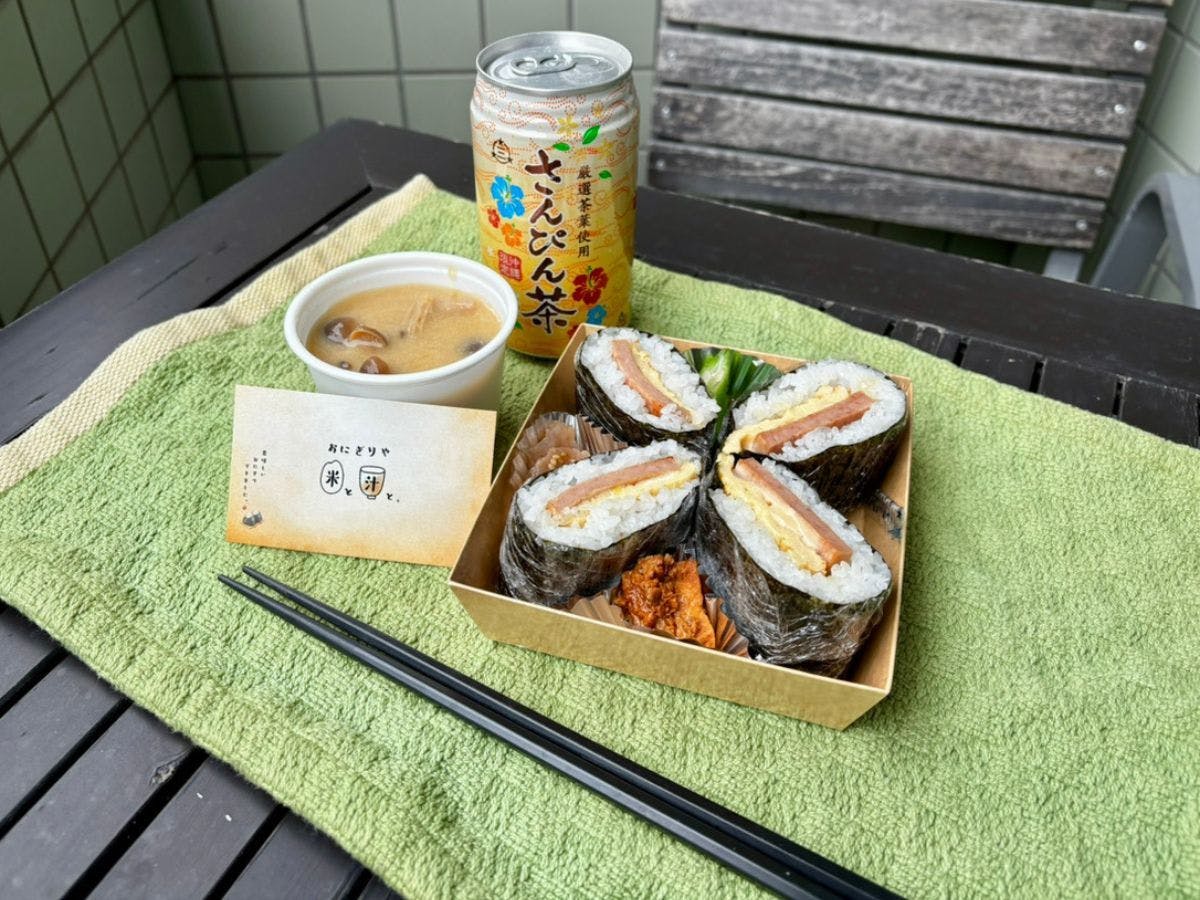 โอนิกิริหมูและไข่ อาหารวัฒนธรรมของโอกินาว่า