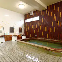 น้ำพุร้อนธรรมชาติ "ฮาคุบะ สึกาอิเคะ ออนเซ็น" พร้อมห้องอาบน้ำขนาดใหญ่