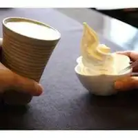 Layanan bir segar dan es krim lembut