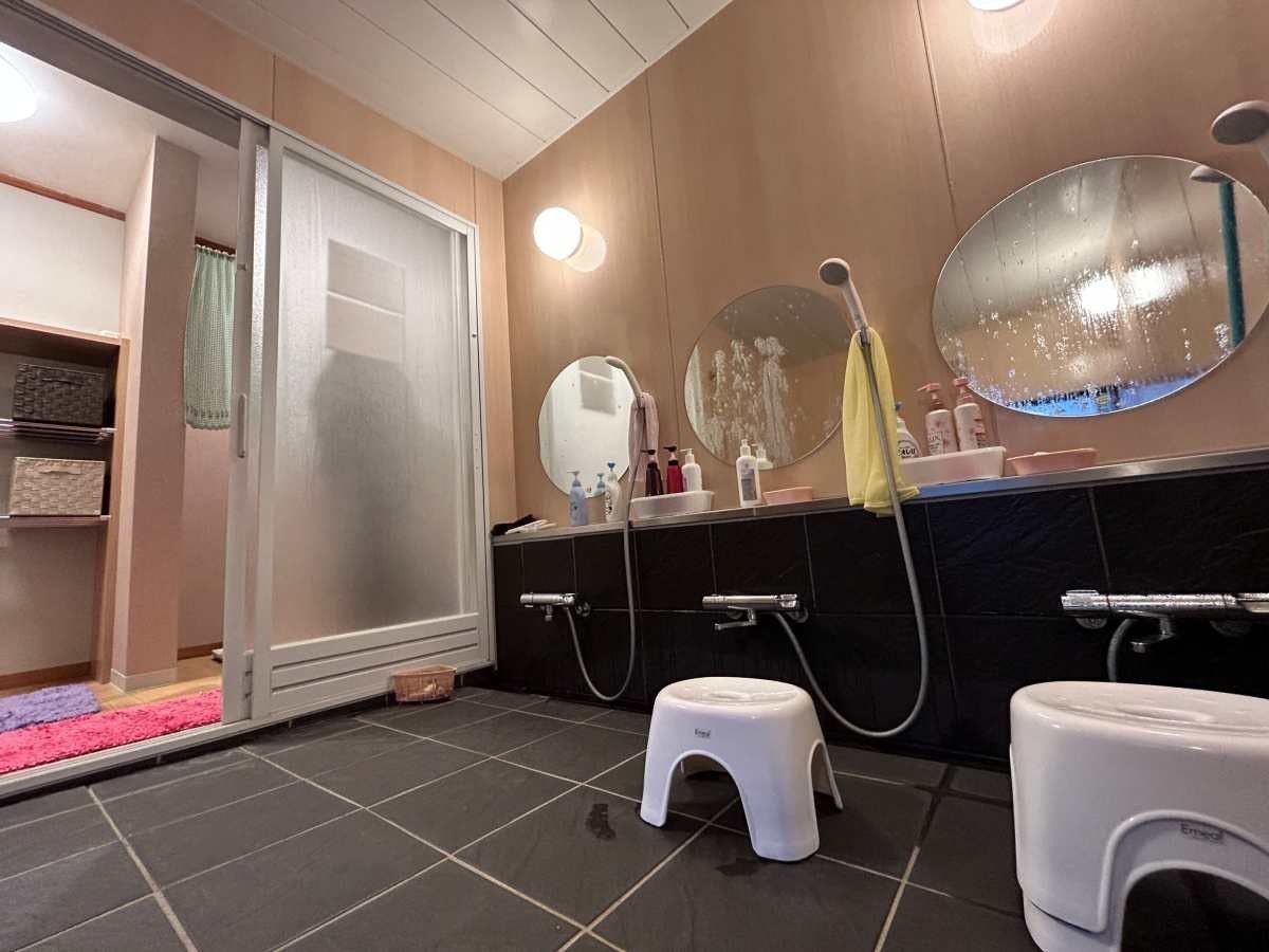 *【น้ำพุร้อน／ห้องอาบน้ำ】