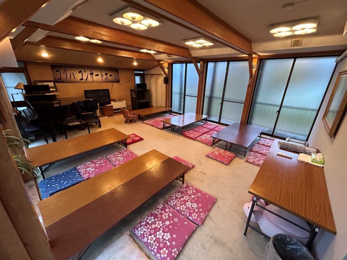 *【ภายในอาคาร / ห้องโถง】