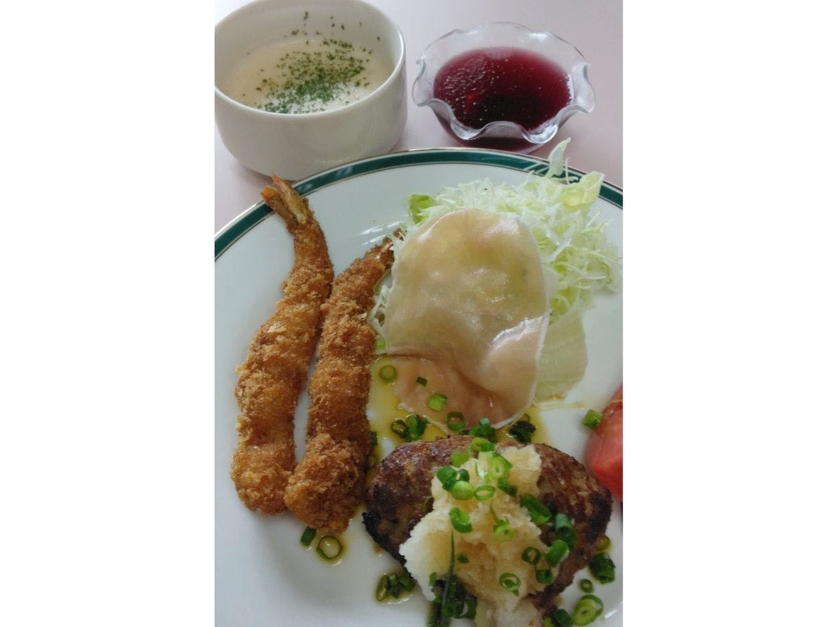 【อาหาร/ตัวอย่างมื้อกลางวัน】