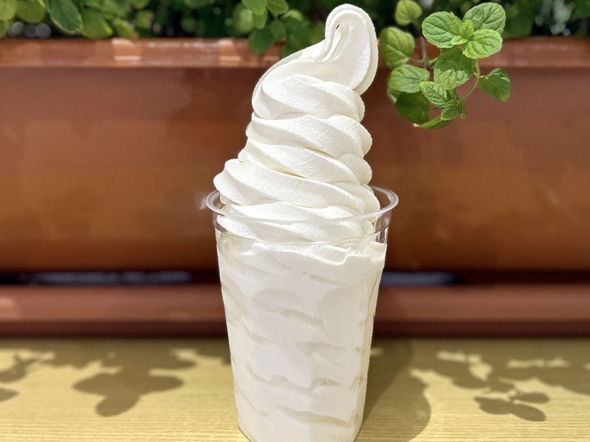 Es krim lembut Mega khas kami