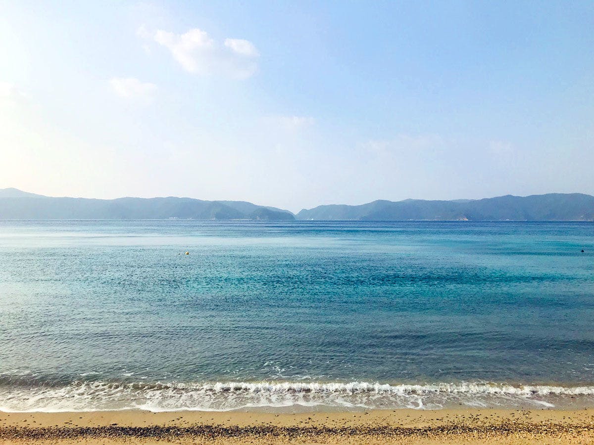 ฝั่งตรงข้ามคือเกาะคาเคโระมะ