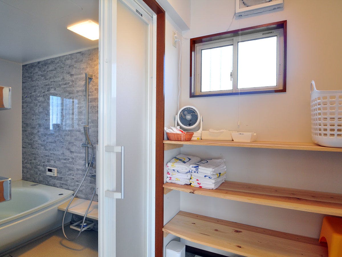 【ห้องอาบน้ำและห้องน้ำรวม】ห้องน้ำและห้องเปลี่ยนเสื้อผ้า