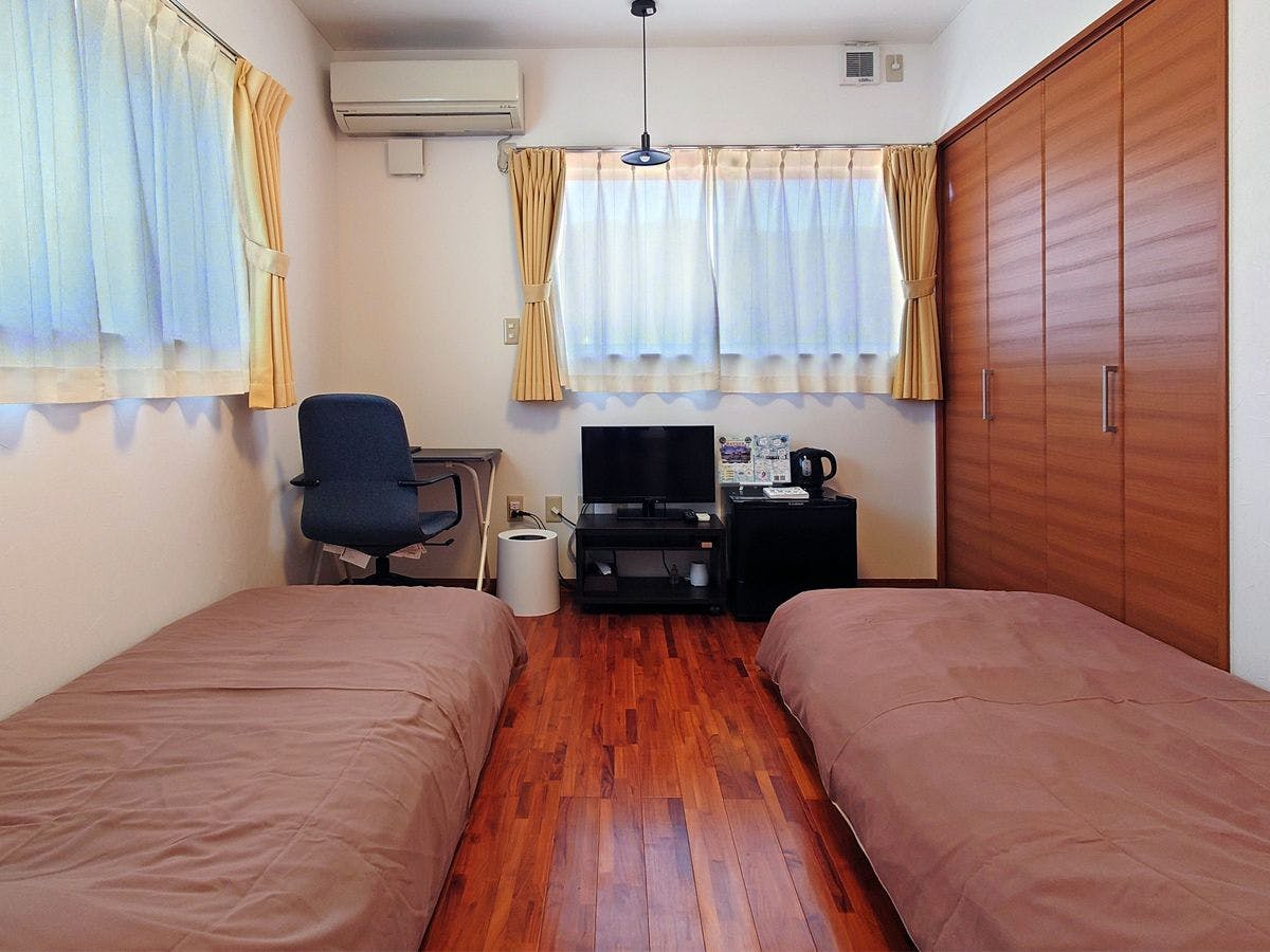 ห้องพักชั้น 2 มีบันได