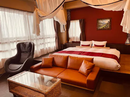 【別館2F】附天篷的特大雙人床