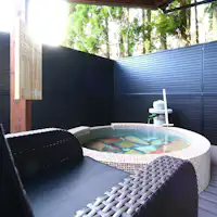 Pemandian air panas pribadi