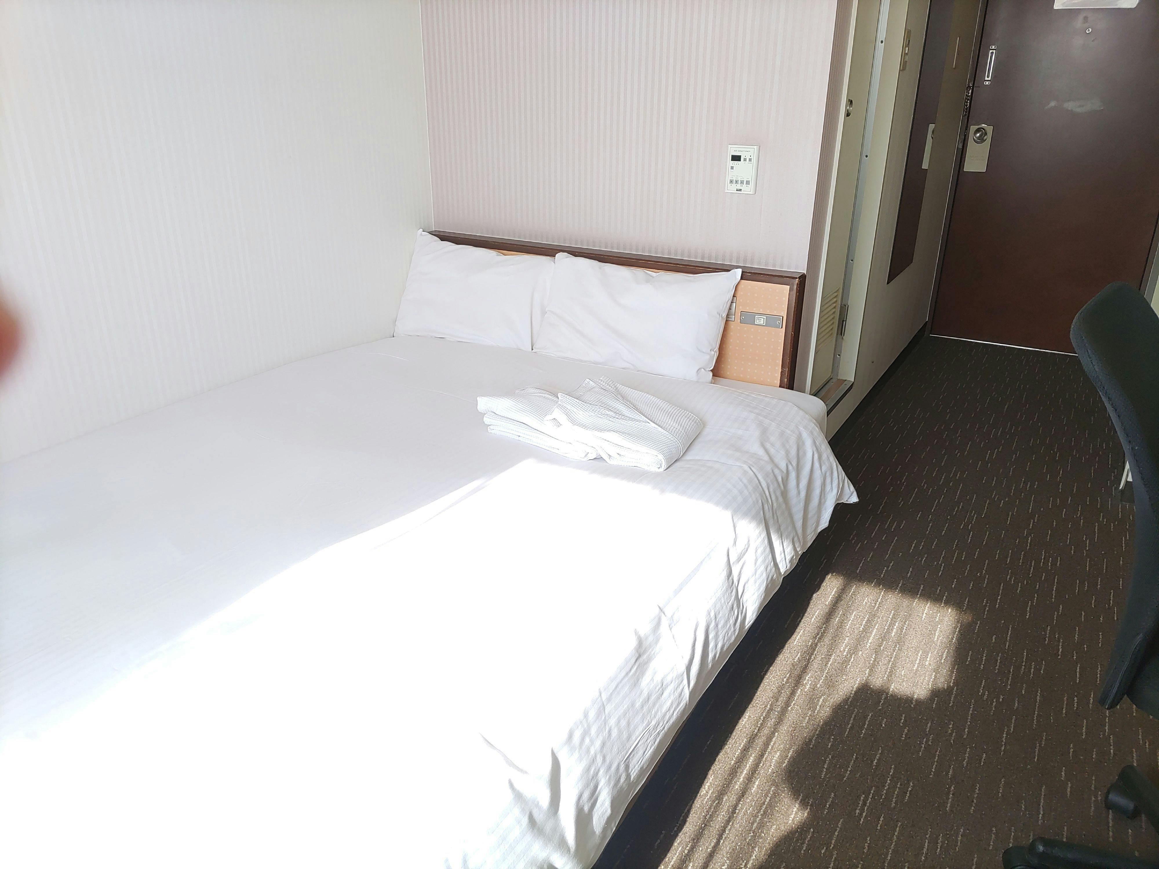 Ini adalah Kamar dengan 1 tempat tidur semi-double.