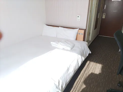 Ini adalah Kamar dengan 1 tempat tidur semi-double.