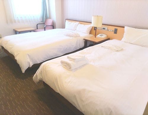 セミダブルベッド2台のお部屋です。
