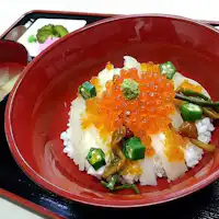 ข้าวหน้าปลาหมึกซาชิมิ